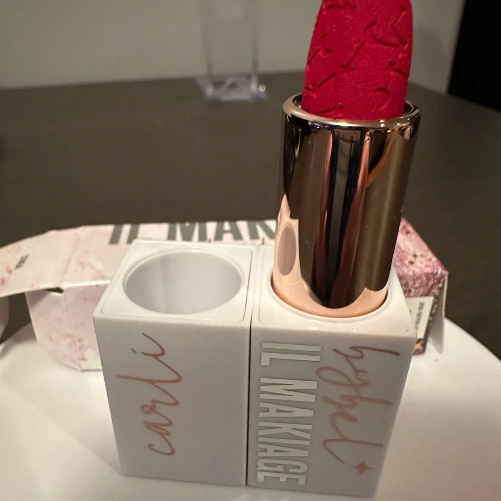 IL MAKIAGE x Carli Bybel Dirty Talk Matte Lip Color Venus Red Lipstick NIB